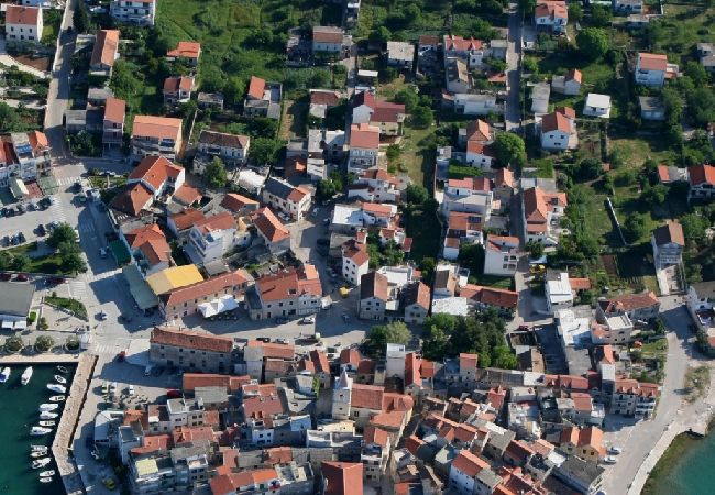 Apartament w Pirovac - Apartament w Pirovac z Widok na morze, taras, Klimatyzacja, WIFI (4925-2) Apartament w Pirovac - Apartament w Pirovac z Widok na morze, taras, Klimatyzacja, WIFI (4925-2)