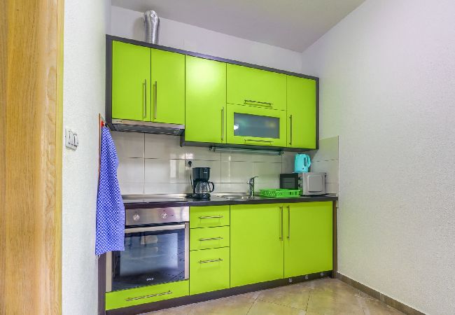 Apartament w Pirovac - Apartament w Pirovac z taras, Klimatyzacja, WIFI (4925-3) Apartament w Pirovac - Apartament w Pirovac z taras, Klimatyzacja, WIFI (4925-3)