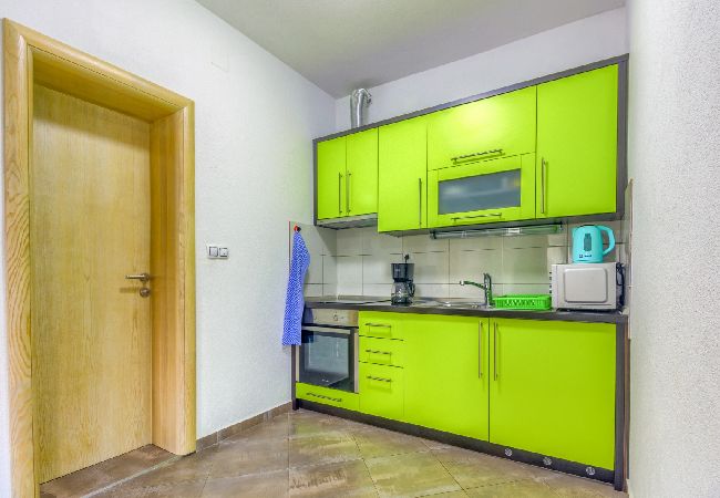 Apartament w Pirovac - Apartament w Pirovac z taras, Klimatyzacja, WIFI (4925-3) Apartament w Pirovac - Apartament w Pirovac z taras, Klimatyzacja, WIFI (4925-3)