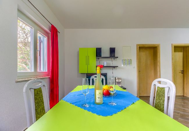 Apartament w Pirovac - Apartament w Pirovac z taras, Klimatyzacja, WIFI (4925-3) Apartament w Pirovac - Apartament w Pirovac z taras, Klimatyzacja, WIFI (4925-3)