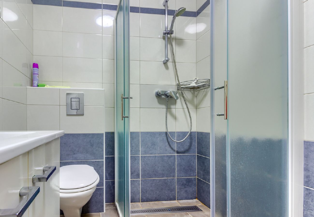 Apartament w Pirovac - Apartament w Pirovac z taras, Klimatyzacja, WIFI (4925-3)