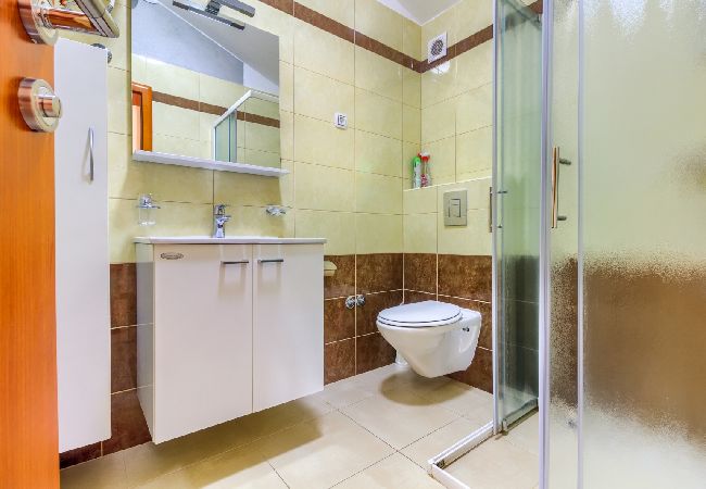 Apartament w Pirovac - Apartament w Pirovac z taras, Klimatyzacja, WIFI (4925-4) Apartament w Pirovac - Apartament w Pirovac z taras, Klimatyzacja, WIFI (4925-4)
