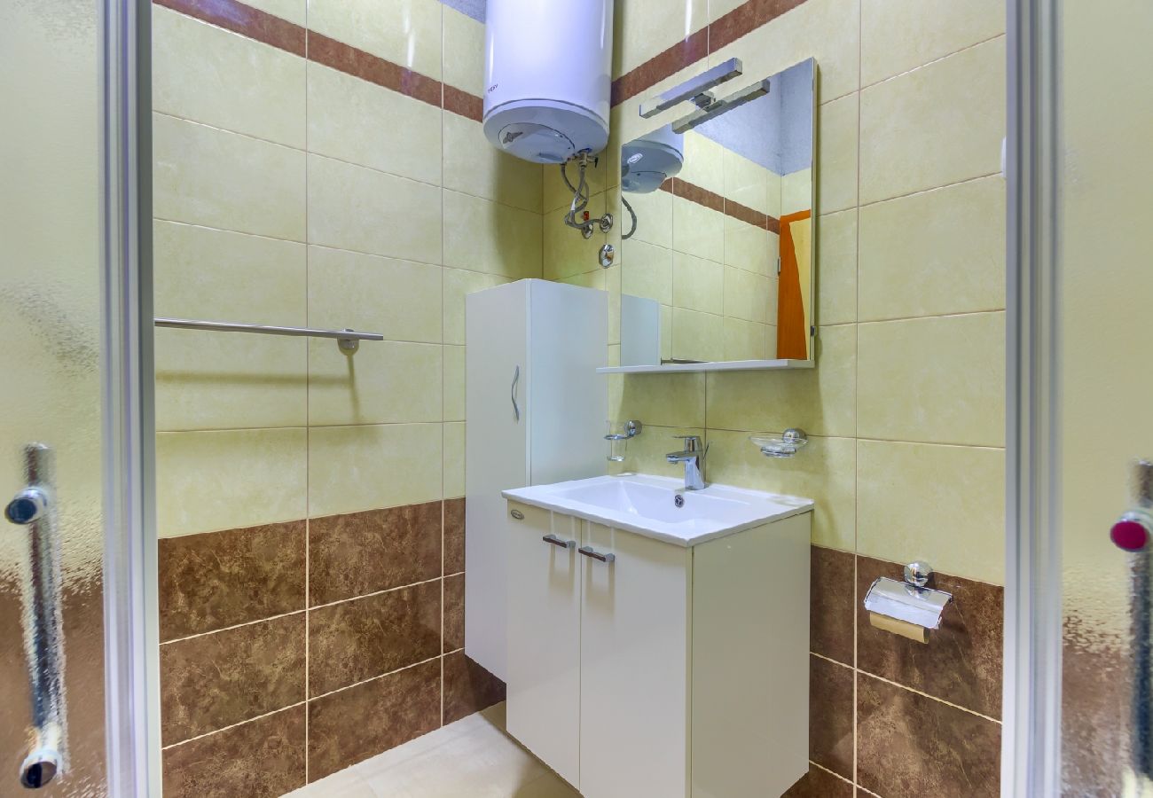 Apartament w Pirovac - Apartament w Pirovac z taras, Klimatyzacja, WIFI (4925-4)