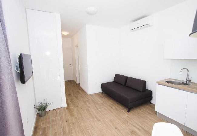 Apartament w Vodice - Apartament w Vodice z taras, Klimatyzacja, WIFI, Zmywarka (4932-4) Apartament w Vodice - Apartament w Vodice z taras, Klimatyzacja, WIFI, Zmywarka (4932-4)