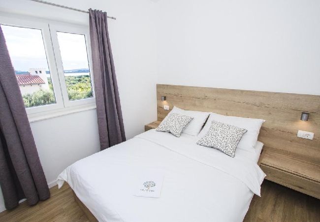 Apartament w Vodice - Apartament w Vodice z taras, Klimatyzacja, WIFI, Zmywarka (4932-4) Apartament w Vodice - Apartament w Vodice z taras, Klimatyzacja, WIFI, Zmywarka (4932-4)