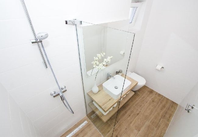 Apartament w Vodice - Apartament w Vodice z taras, Klimatyzacja, WIFI, Zmywarka (4932-4) Apartament w Vodice - Apartament w Vodice z taras, Klimatyzacja, WIFI, Zmywarka (4932-4)