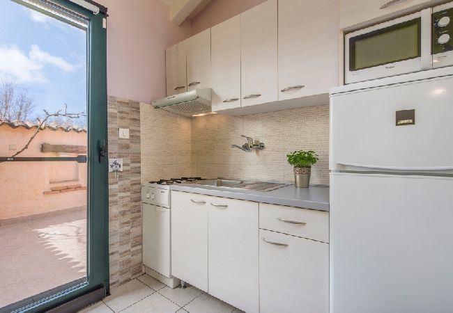 Dom w Porec - Domek wypoczynkowy w Poreč z balkon, Klimatyzacja, WIFI, Pralka (4928-2) Dom w Porec - Domek wypoczynkowy w Poreč z balkon, Klimatyzacja, WIFI, Pralka (4928-2)