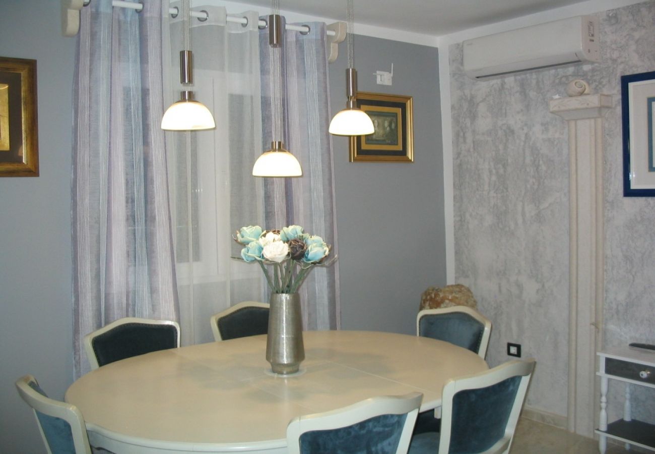 Apartament w Fažana - Apartament w Fažana z taras, Klimatyzacja, WIFI, Pralka (4957-1)