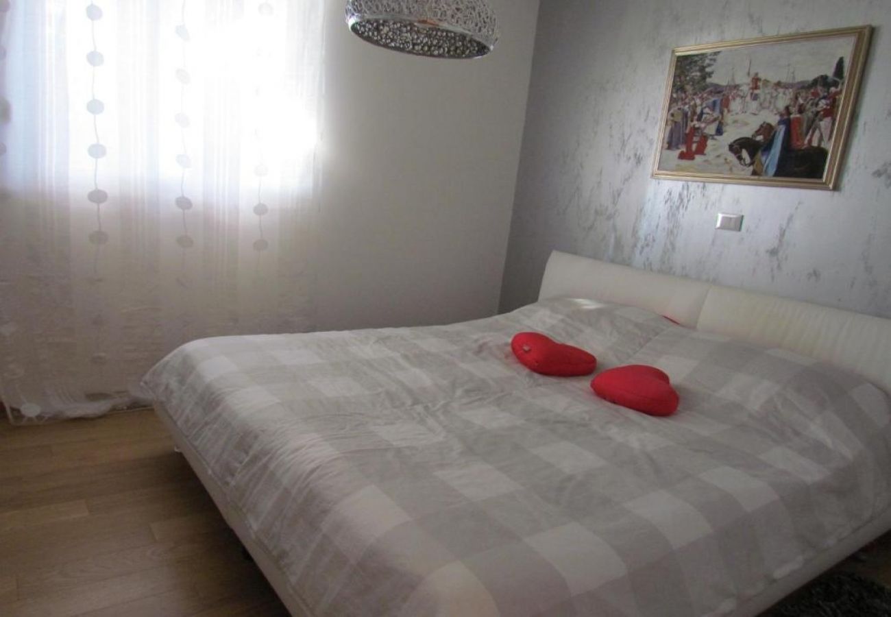 Apartament w Zambratija - Apartament w Zambratija z Widok na morze, taras, Klimatyzacja, WIFI (4961-1)