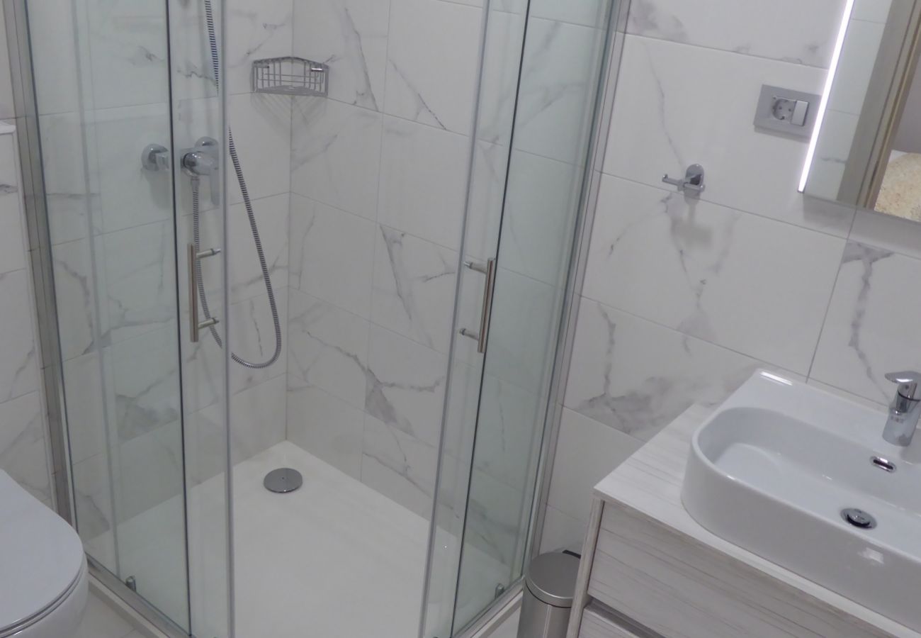 Apartament w Crikvenica - Apartament w Crikvenica z Widok na morze, balkon, Klimatyzacja, WIFI (4973-1)