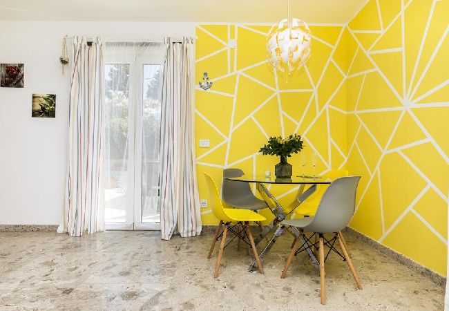 Apartament w Mali Lošinj - Apartment in Mali Lošinj with Seaview, Terrace, Air condition, WIFI (4927-1) Apartament w Mali Lošinj - Apartment in Mali Lošinj with Seaview, Terrace, Air condition, WIFI (4927-1)