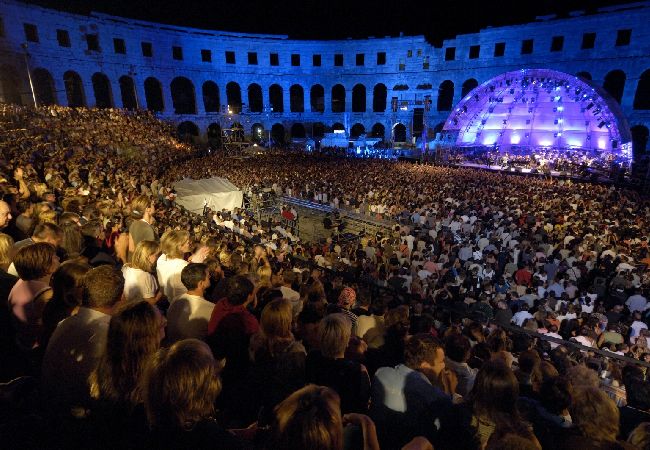 Apartament w Štinjan - Apartament w Štinjan z Widok na morze, taras, Klimatyzacja, WIFI (5018-1) Apartament w Štinjan - Apartament w Štinjan z Widok na morze, taras, Klimatyzacja, WIFI (5018-1)