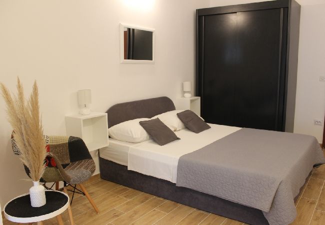 Studio w Štinjan - Apartament Studio w Štinjan z balkon, Klimatyzacja, WIFI (5018-2) Studio w Štinjan - Apartament Studio w Štinjan z balkon, Klimatyzacja, WIFI (5018-2)