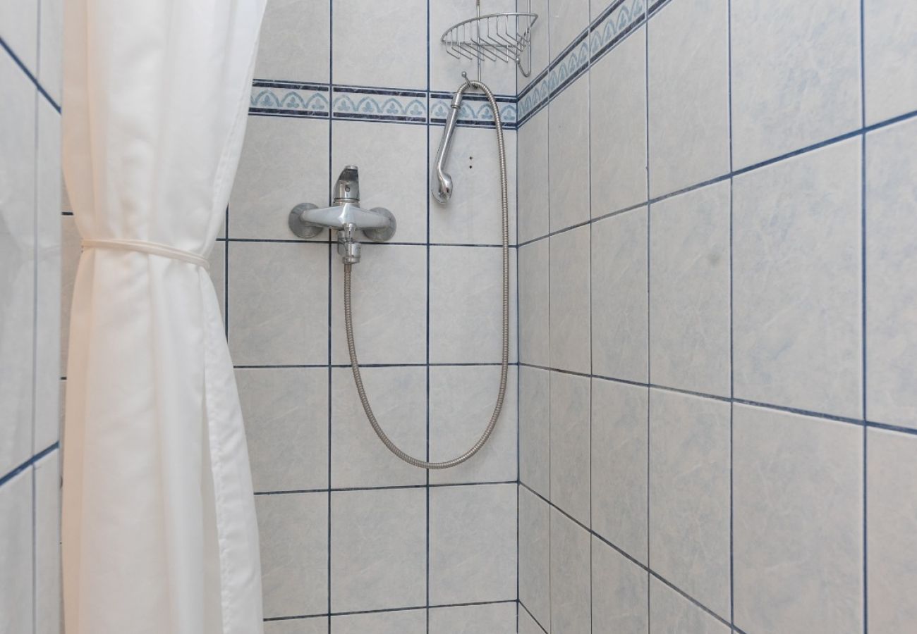 Apartament w Supetar - Apartament w Supetar z Widok na morze, taras, Klimatyzacja, WIFI (3553-3)