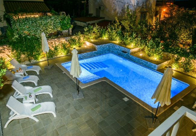 Apartament w Okrug Gornji - Apartament w Okrug Gornji z taras, Klimatyzacja, WIFI, Pralka (3436-5) Apartament w Okrug Gornji - Apartament w Okrug Gornji z taras, Klimatyzacja, WIFI, Pralka (3436-5)