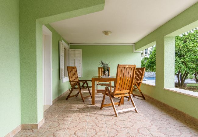 Apartament w Okrug Gornji - Apartament w Okrug Gornji z taras, Klimatyzacja, WIFI, Pralka (3436-5) Apartament w Okrug Gornji - Apartament w Okrug Gornji z taras, Klimatyzacja, WIFI, Pralka (3436-5)