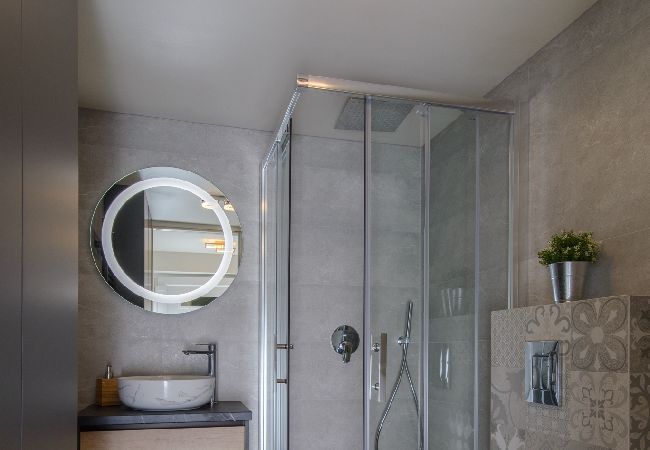 Apartament w Okrug Gornji - Apartament w Okrug Gornji z taras, Klimatyzacja, WIFI, Pralka (3436-5) Apartament w Okrug Gornji - Apartament w Okrug Gornji z taras, Klimatyzacja, WIFI, Pralka (3436-5)