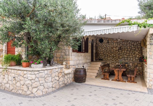 Apartament w Okrug Gornji - Apartament w Okrug Gornji z taras, Klimatyzacja, WIFI, Pralka (3436-5) Apartament w Okrug Gornji - Apartament w Okrug Gornji z taras, Klimatyzacja, WIFI, Pralka (3436-5)