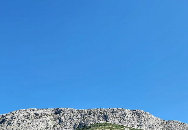 Dom w Split - Domek wypoczynkowy w Split z Widok na morze, taras, Klimatyzacja, WIFI (4937-1) Dom w Split - Domek wypoczynkowy w Split z Widok na morze, taras, Klimatyzacja, WIFI (4937-1)