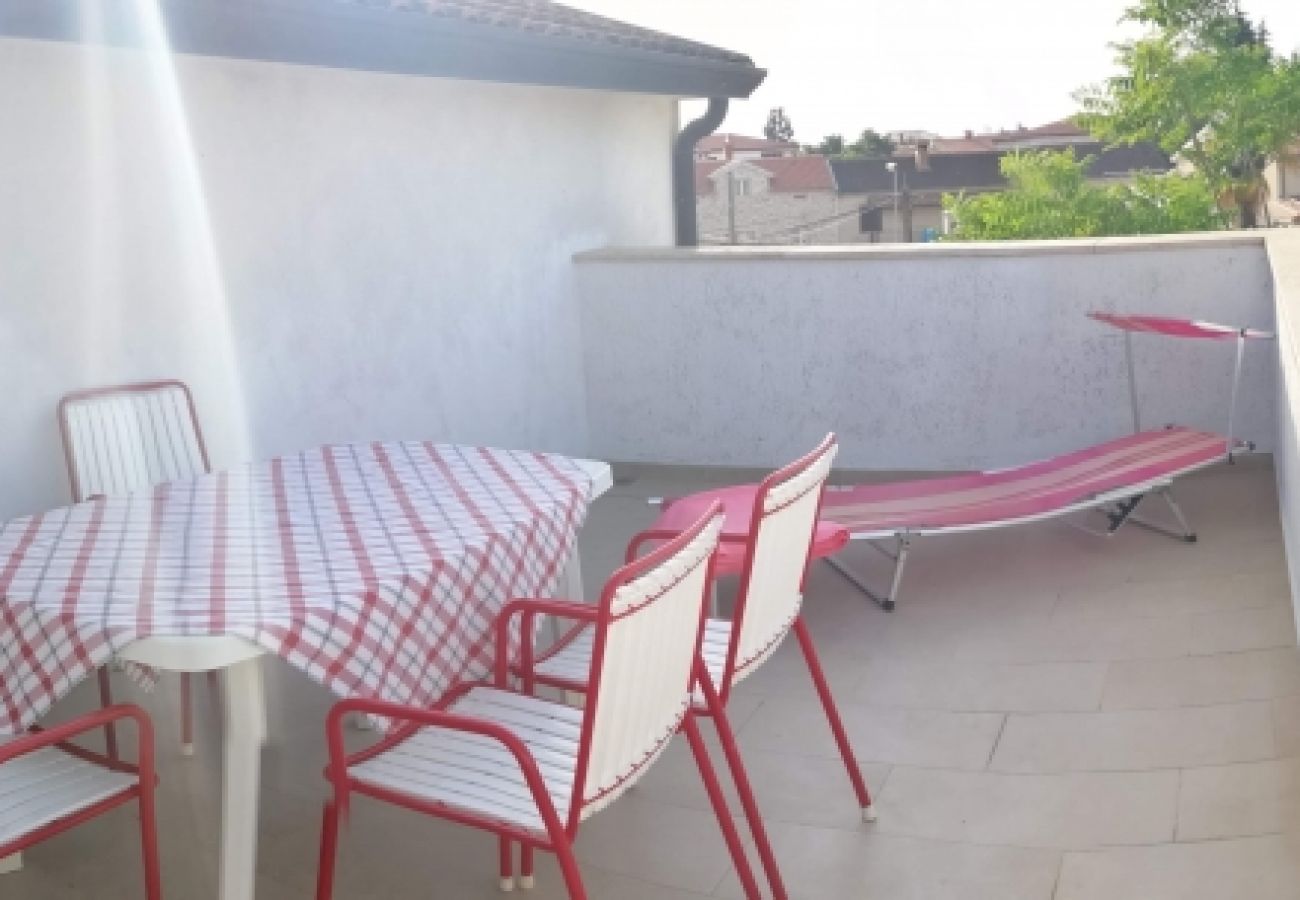 Apartament w Funtana - Apartament w Funtana z balkon, Klimatyzacja, WIFI, Pralka (4982-3)