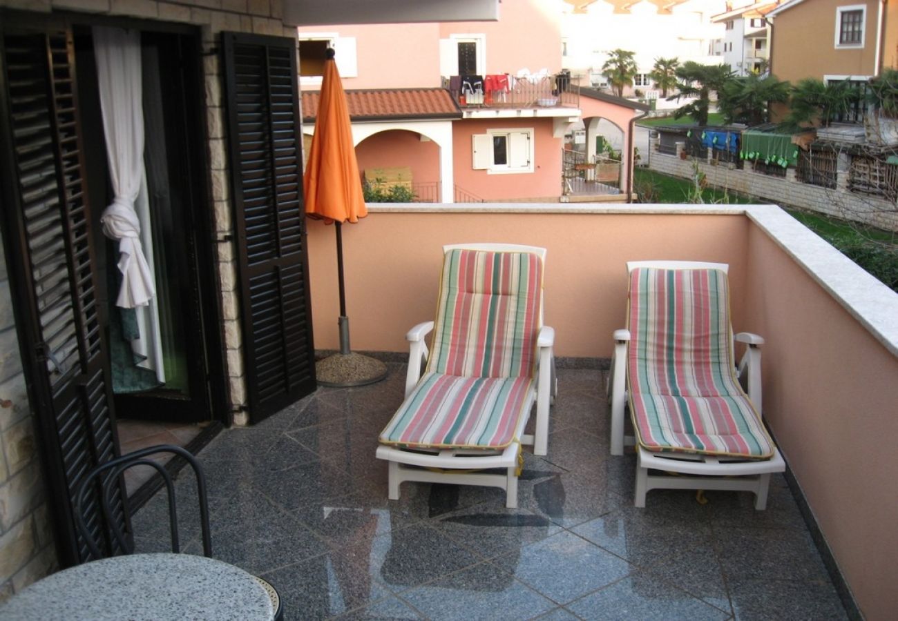 Apartament w Funtana - Apartament w Funtana z taras, Klimatyzacja, WIFI, Pralka (4990-2)