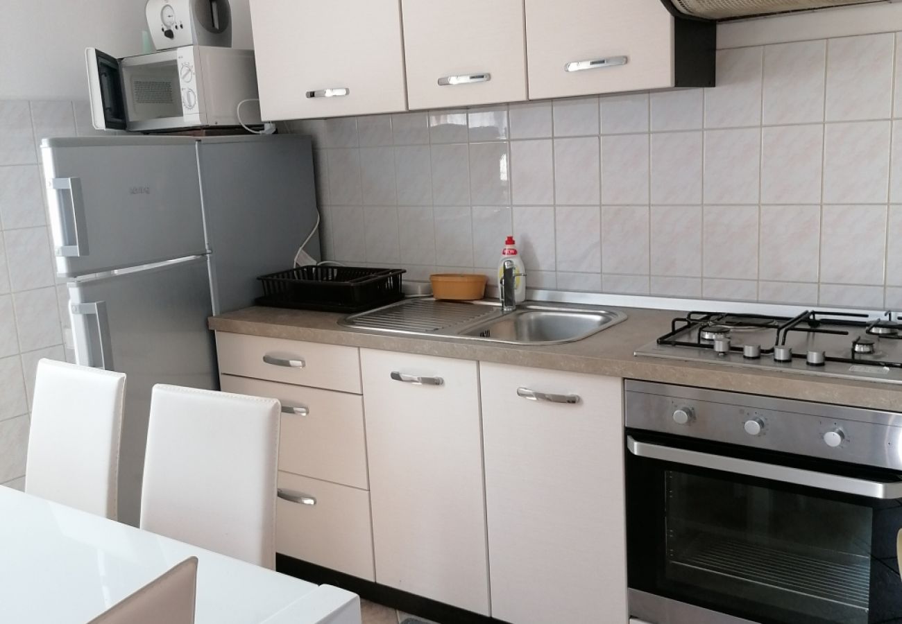 Apartament w Funtana - Apartament w Funtana z taras, Klimatyzacja, WIFI, Pralka (4990-2)