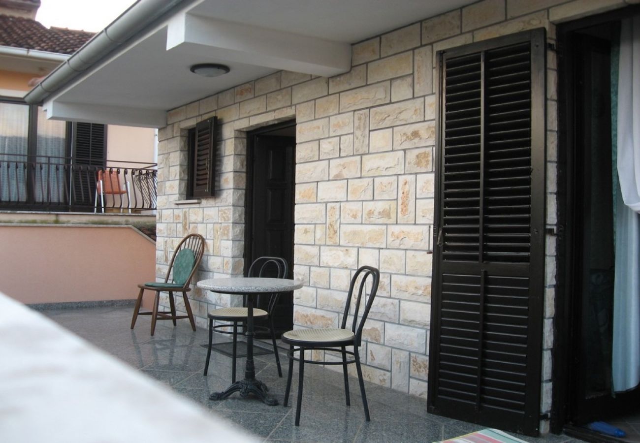 Apartament w Funtana - Apartament w Funtana z taras, Klimatyzacja, WIFI, Pralka (4990-2)