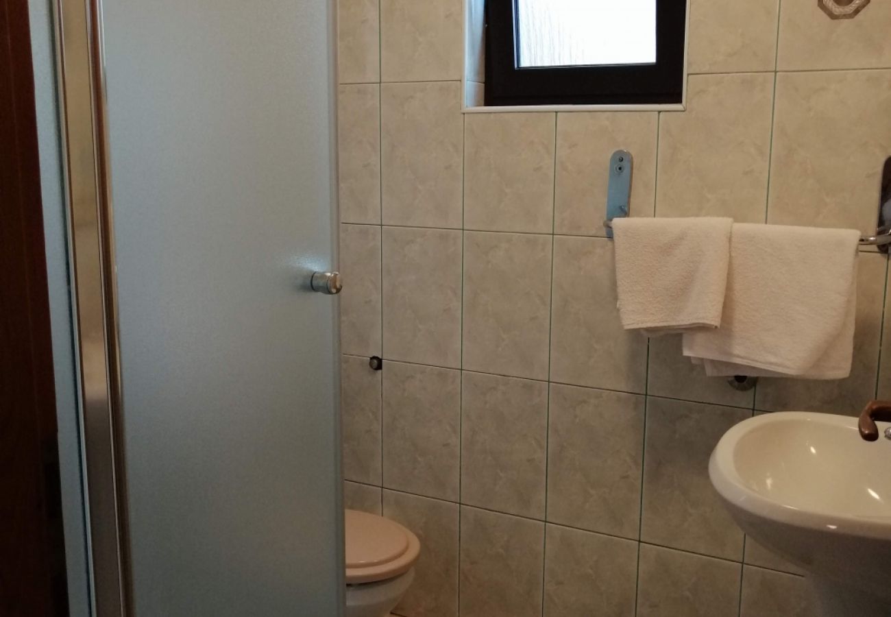 Apartament w Funtana - Apartament w Funtana z taras, Klimatyzacja, WIFI, Pralka (4982-6)