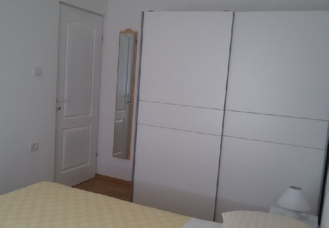 Apartament w Vir - Apartament w Vir z Widok na morze, balkon, Klimatyzacja, WIFI (3777-2) Apartament w Vir - Apartament w Vir z Widok na morze, balkon, Klimatyzacja, WIFI (3777-2)