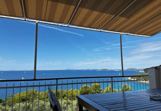 Apartament w Murter - Apartament w Murter z Widok na morze, taras, Klimatyzacja, WIFI (5026-1) Apartament w Murter - Apartament w Murter z Widok na morze, taras, Klimatyzacja, WIFI (5026-1)