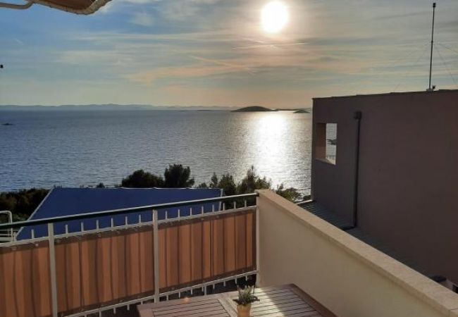 Apartament w Murter - Apartament w Murter z Widok na morze, taras, Klimatyzacja, WIFI (5026-2) Apartament w Murter - Apartament w Murter z Widok na morze, taras, Klimatyzacja, WIFI (5026-2)