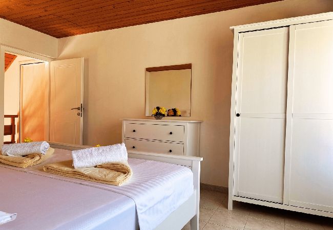 Apartament w Murter - Apartament w Murter z Widok na morze, taras, Klimatyzacja, WIFI (5026-3) Apartament w Murter - Apartament w Murter z Widok na morze, taras, Klimatyzacja, WIFI (5026-3)