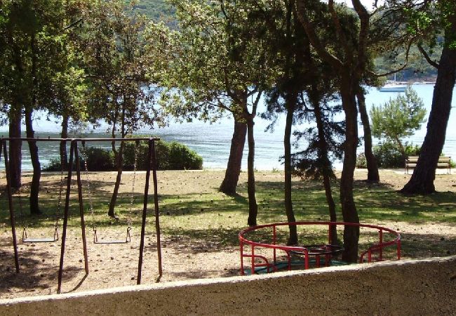 Apartament w Mali Lošinj - Apartment in Mali Lošinj with Terrace, Air condition, WIFI, Washing machine (4913-3) Apartament w Mali Lošinj - Apartment in Mali Lošinj with Terrace, Air condition, WIFI, Washing machine (4913-3)