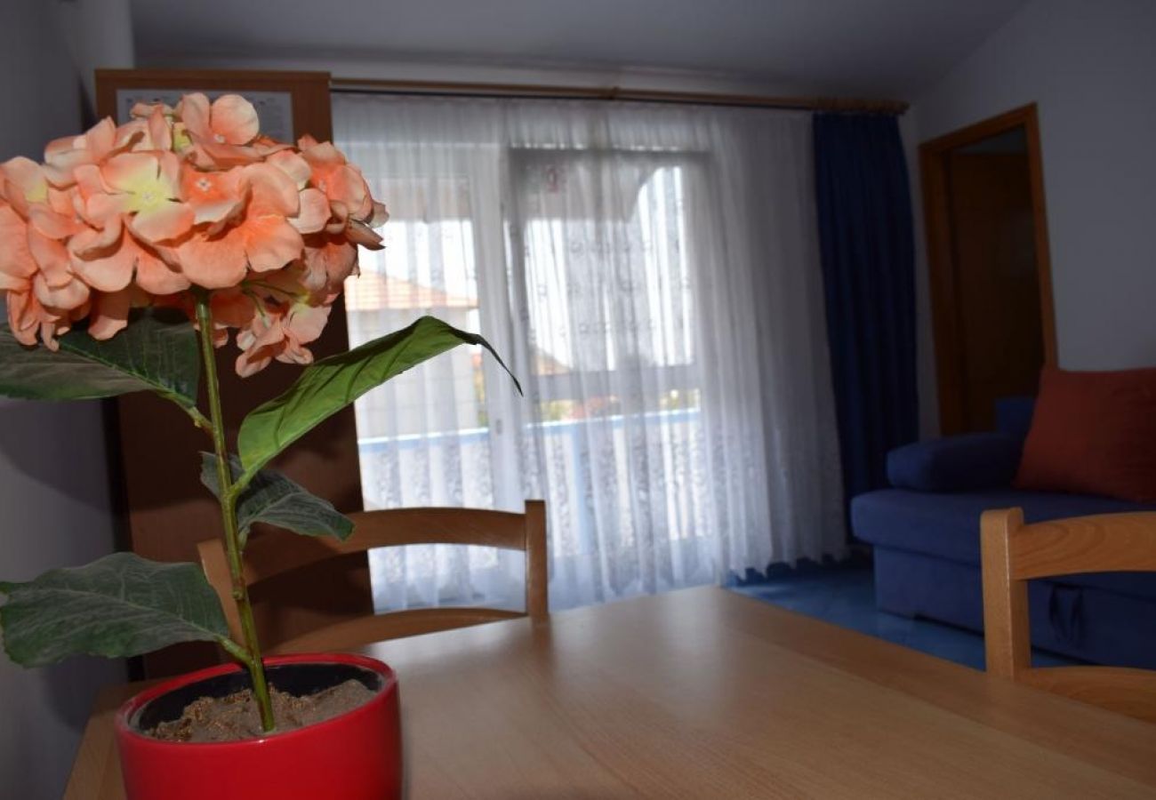 Apartament w Tribunj - Apartament w Tribunj z Widok na morze, balkon, Klimatyzacja, WIFI (5034-3)