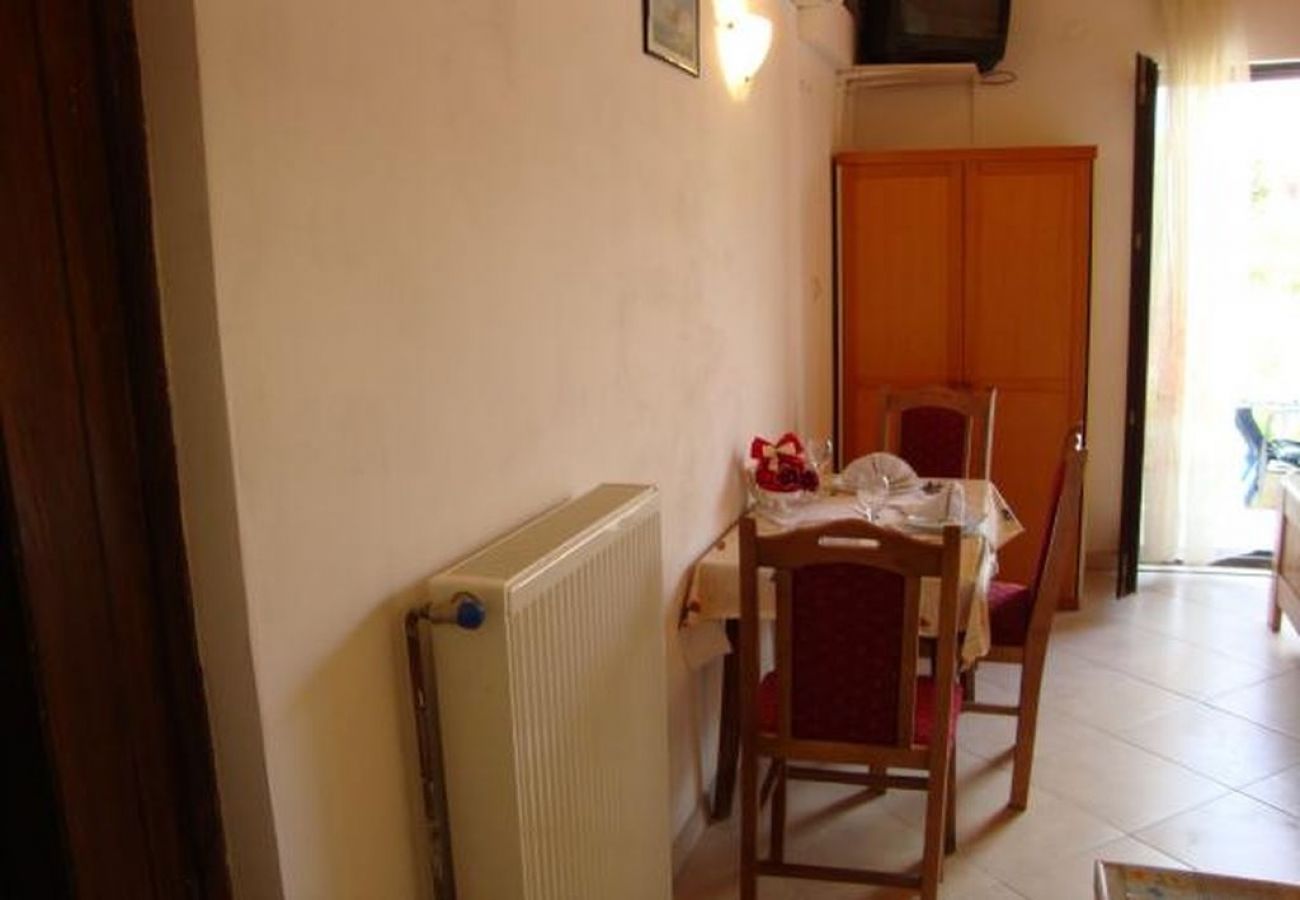 Apartament w Tribunj - Apartament w Tribunj z balkon, Klimatyzacja, WIFI (5037-4)