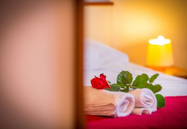 Apartament w Okrug Gornji - Apartament w Okrug Gornji z Widok na morze, balkon, Klimatyzacja, WIFI (5048-4) Apartament w Okrug Gornji - Apartament w Okrug Gornji z Widok na morze, balkon, Klimatyzacja, WIFI (5048-4)