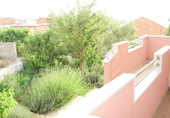 Apartament w Okrug Gornji - Apartament w Okrug Gornji z Widok na morze, balkon, Klimatyzacja, WIFI (5048-4) Apartament w Okrug Gornji - Apartament w Okrug Gornji z Widok na morze, balkon, Klimatyzacja, WIFI (5048-4)