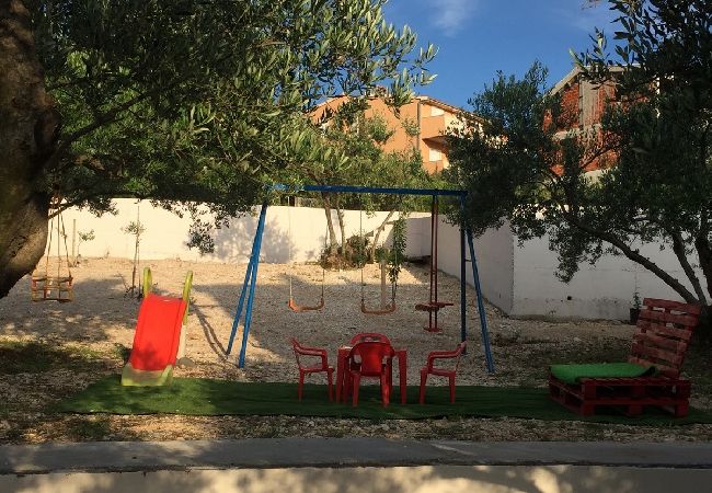 Apartament w Okrug Gornji - Apartament w Okrug Gornji z Widok na morze, balkon, Klimatyzacja, WIFI (5048-4) Apartament w Okrug Gornji - Apartament w Okrug Gornji z Widok na morze, balkon, Klimatyzacja, WIFI (5048-4)