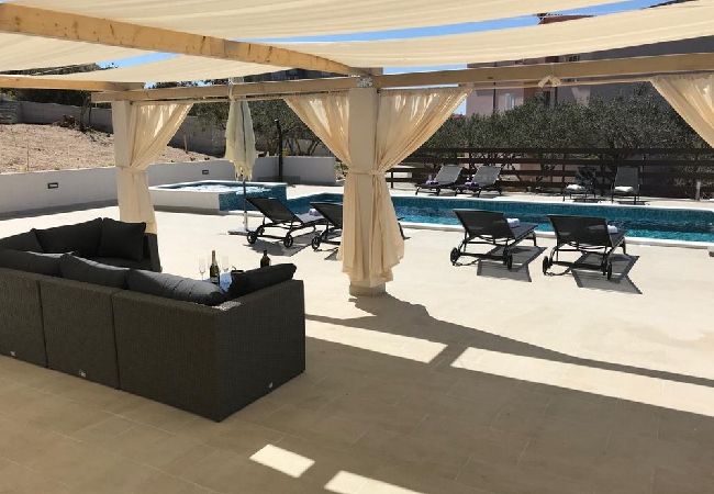 Apartament w Okrug Gornji - Apartament w Okrug Gornji z Widok na morze, balkon, Klimatyzacja, WIFI (5048-2) Apartament w Okrug Gornji - Apartament w Okrug Gornji z Widok na morze, balkon, Klimatyzacja, WIFI (5048-2)