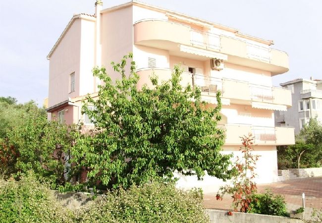 Apartament w Okrug Gornji - Apartament w Okrug Gornji z Widok na morze, balkon, Klimatyzacja, WIFI (5048-2) Apartament w Okrug Gornji - Apartament w Okrug Gornji z Widok na morze, balkon, Klimatyzacja, WIFI (5048-2)