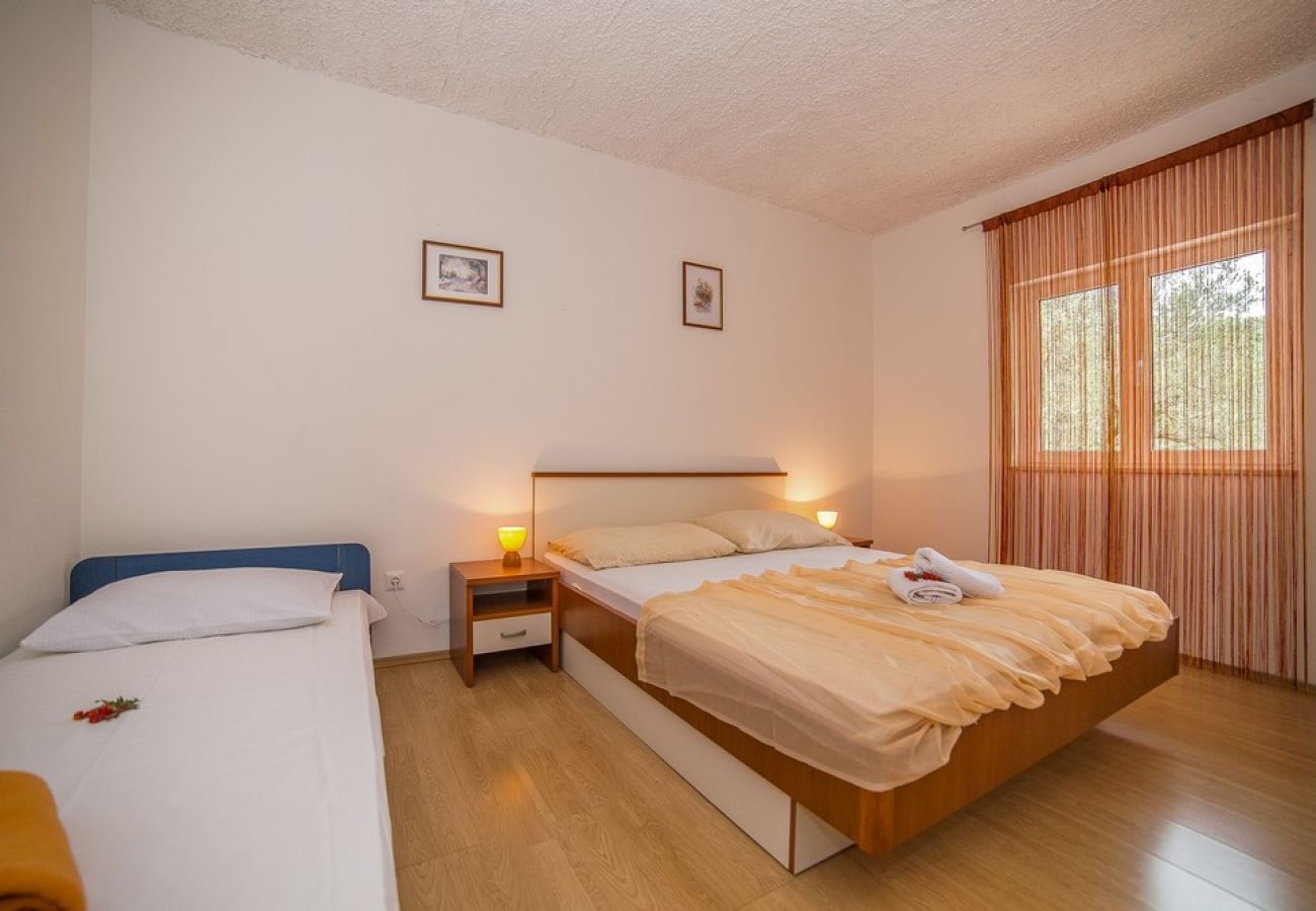 Apartament w Okrug Gornji - Apartament w Okrug Gornji z Widok na morze, balkon, Klimatyzacja, WIFI (5048-2)