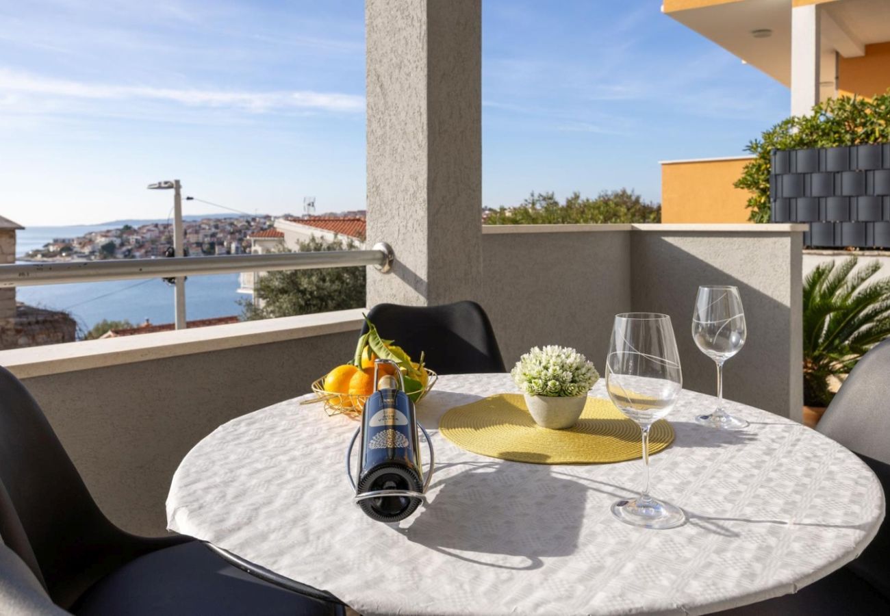 Apartament w Okrug Gornji - Apartament w Okrug Gornji z Widok na morze, balkon, Klimatyzacja, WIFI (5049-2)