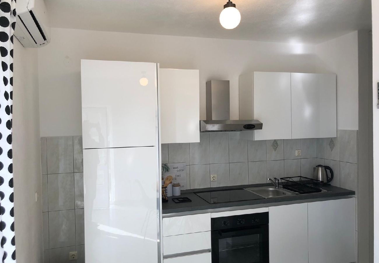 Apartament w Okrug Gornji - Apartament w Okrug Gornji z Widok na morze, Klimatyzacja, WIFI, Pralka (5049-1)