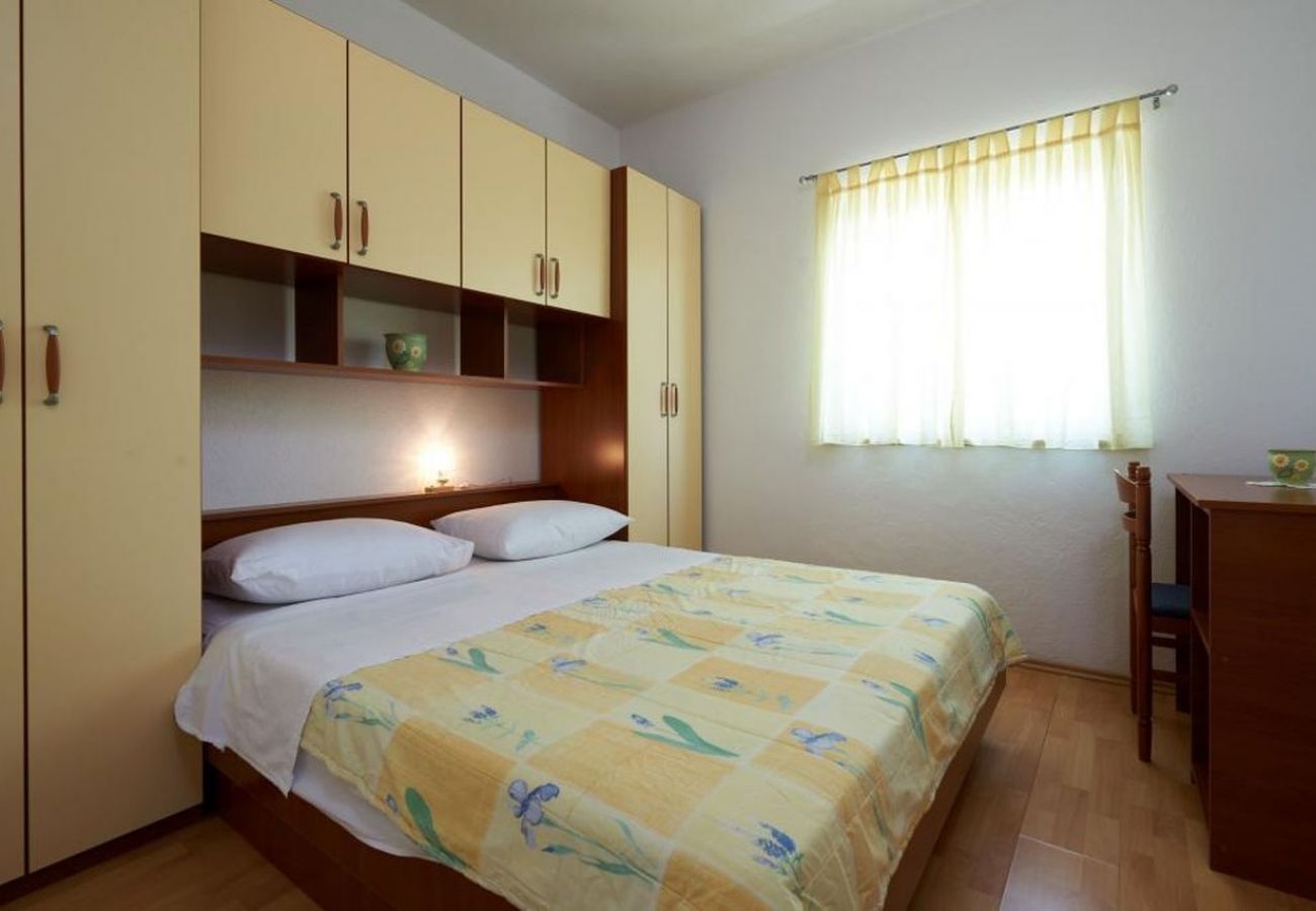 Apartament w Seget Vranjica - Apartament w Seget Vranjica z Widok na morze, balkon, Klimatyzacja, WIFI (5052-3)