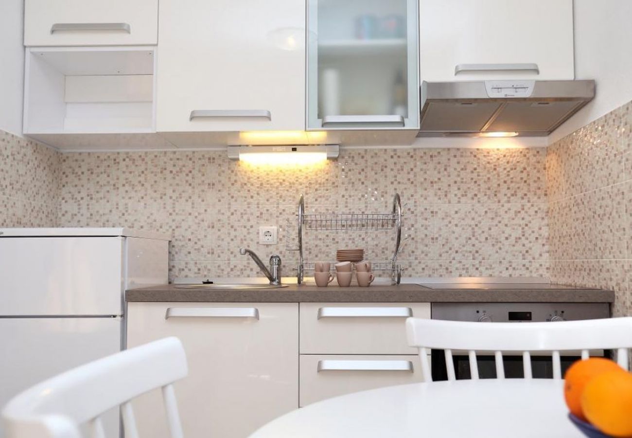 Apartament w Okrug Gornji - Apartament w Okrug Gornji z taras, Klimatyzacja, WIFI, Pralka (5059-3)