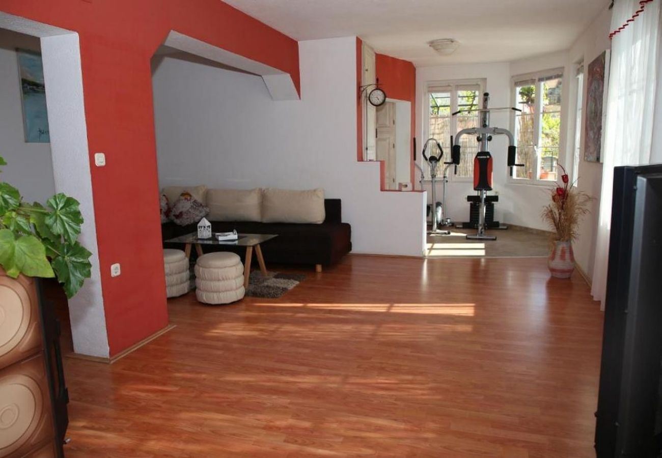 Apartament w Trogir - Apartament w Trogir z Widok na morze, taras, Klimatyzacja, WIFI (5065-1)