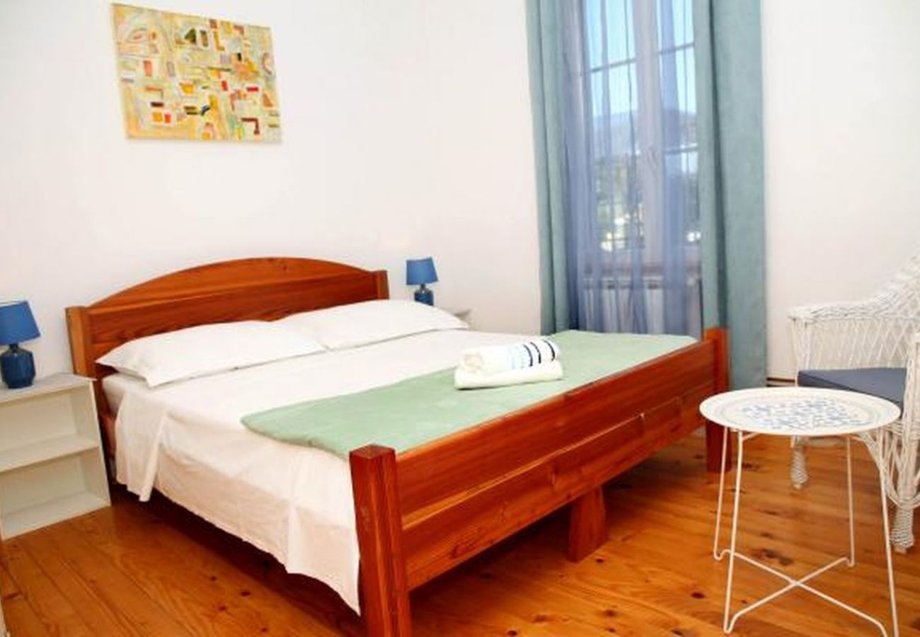 Apartament w Trogir - Apartament w Trogir z Widok na morze, taras, Klimatyzacja, WIFI (5065-1)