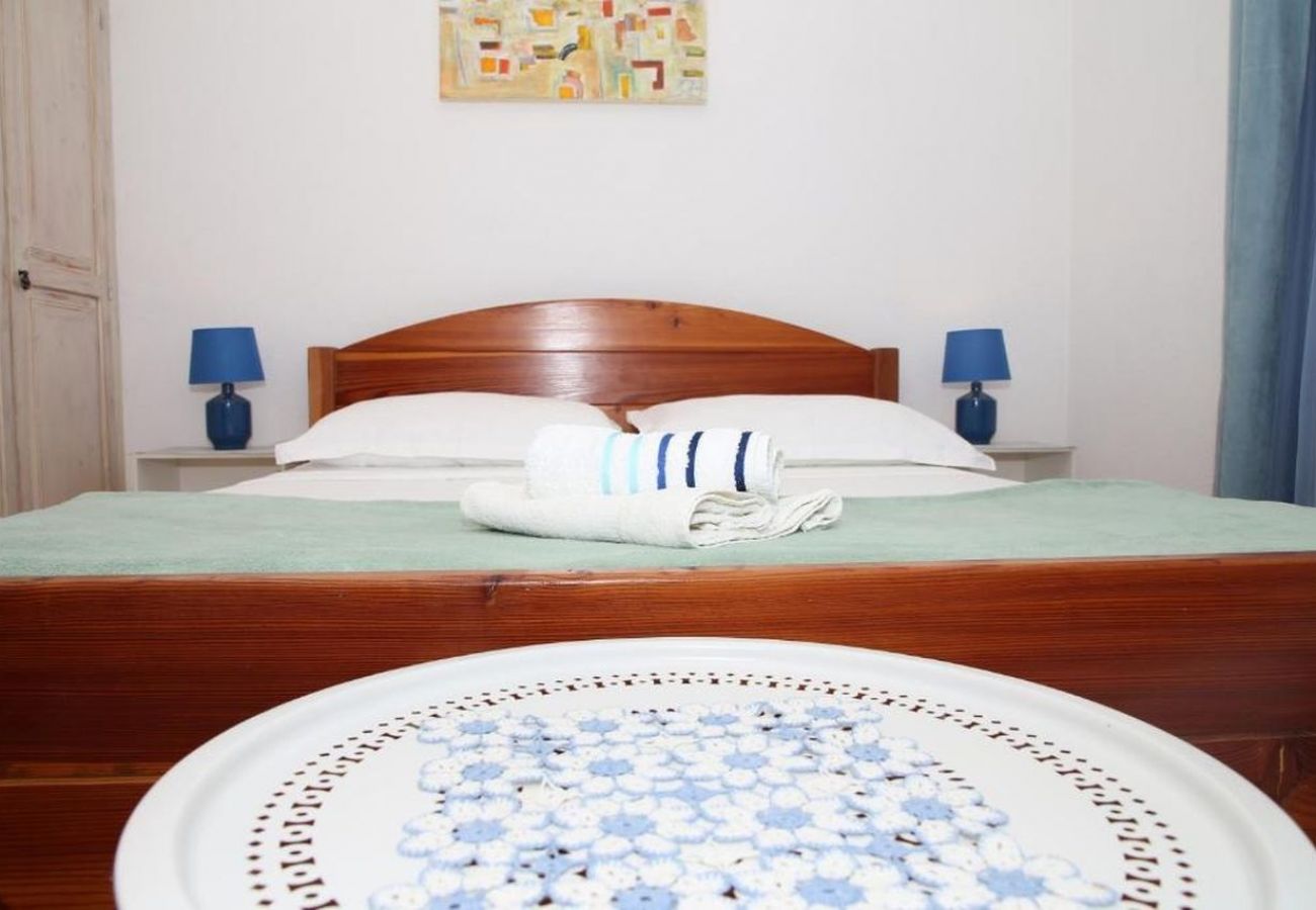 Apartament w Trogir - Apartament w Trogir z Widok na morze, taras, Klimatyzacja, WIFI (5065-1)