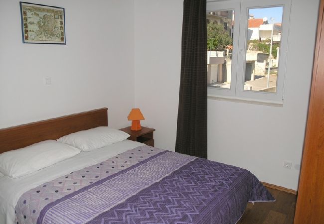 Apartament w Okrug Gornji - Apartament w Okrug Gornji z Widok na morze, taras, Klimatyzacja, WIFI (5069-4) Apartament w Okrug Gornji - Apartament w Okrug Gornji z Widok na morze, taras, Klimatyzacja, WIFI (5069-4)