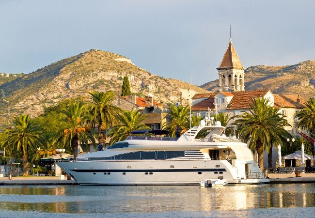 Apartament w Okrug Gornji - Apartament w Okrug Gornji z Widok na morze, taras, Klimatyzacja, WIFI (5069-4) Apartament w Okrug Gornji - Apartament w Okrug Gornji z Widok na morze, taras, Klimatyzacja, WIFI (5069-4)